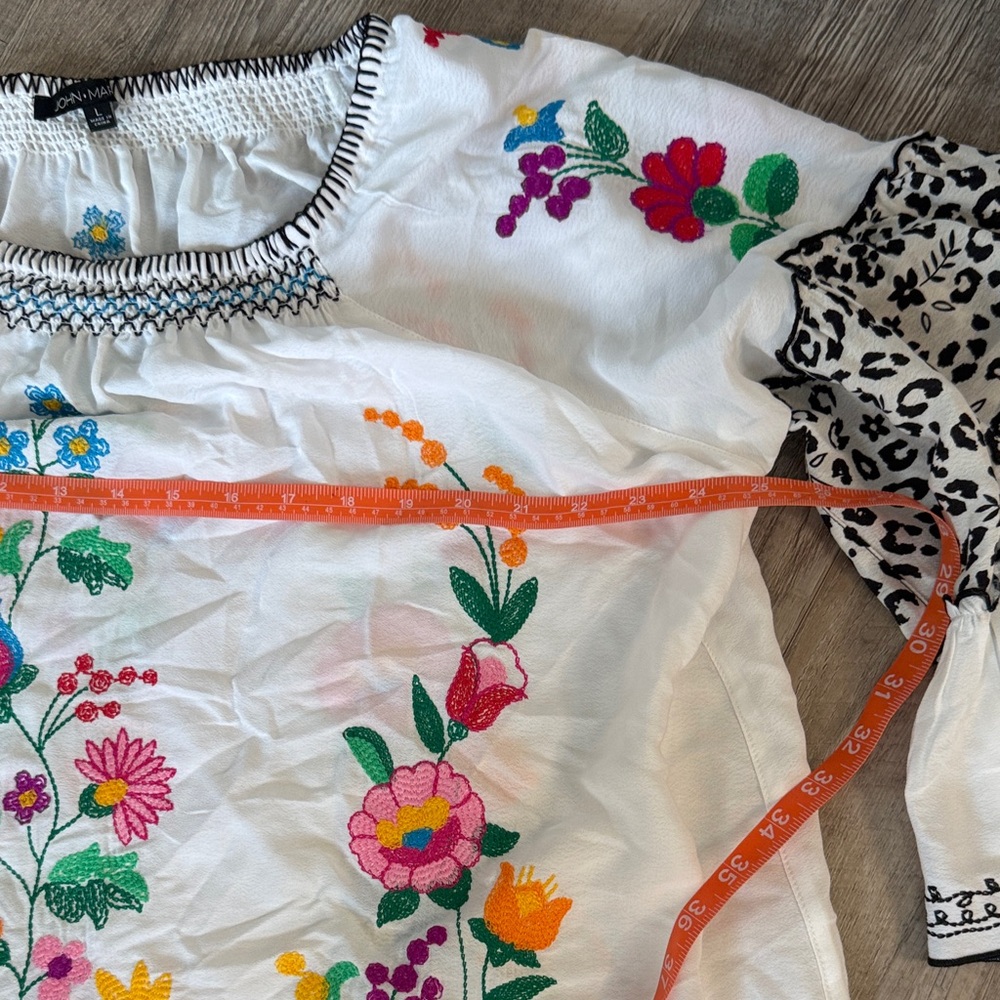 John Mark Floral Embroidered White Blouse size L - Picture 5 of 9